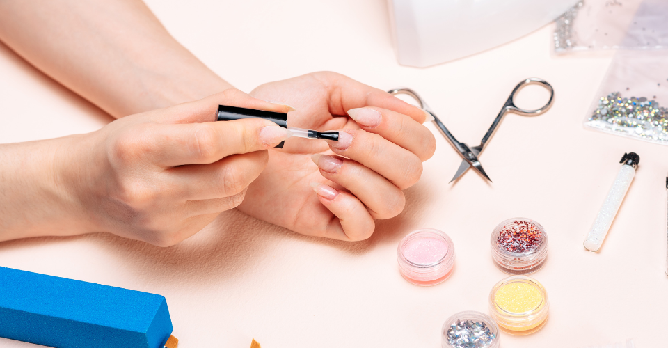 How to Apply Nail Polish the Right Way