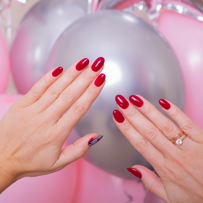 What Are SNS Nails? Pros and Cons of SNS Nails
