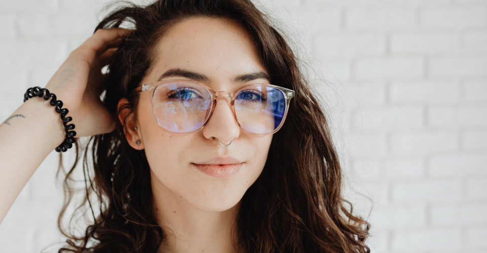 how to put a Septum Ball on with Long Nails