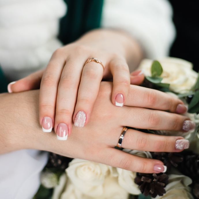When to Get Nails Done Before the Wedding?