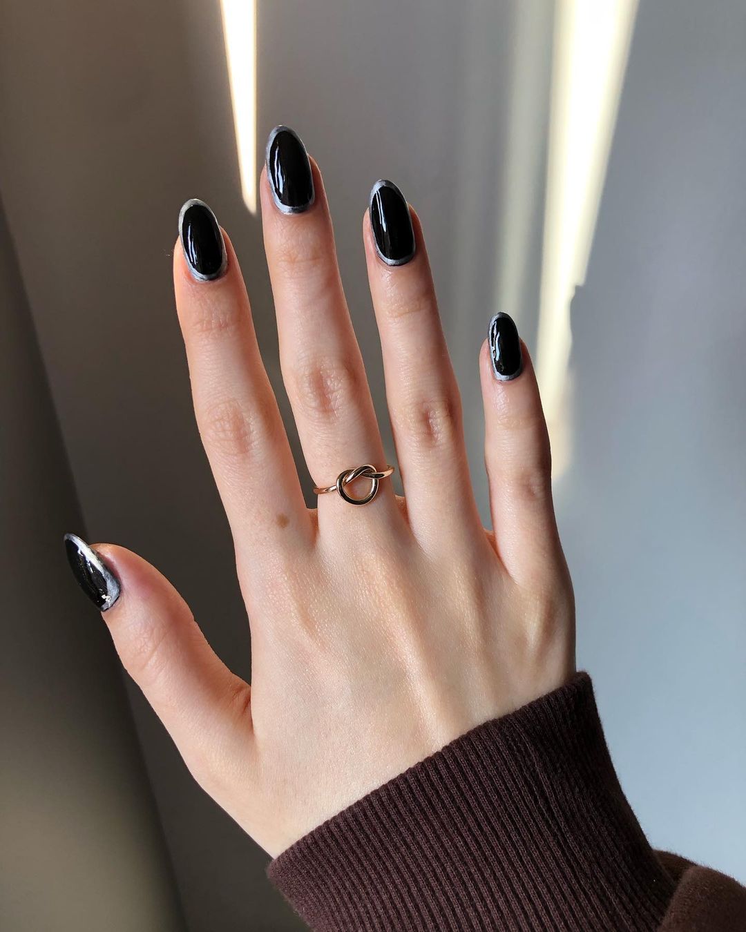 Black Nail Art