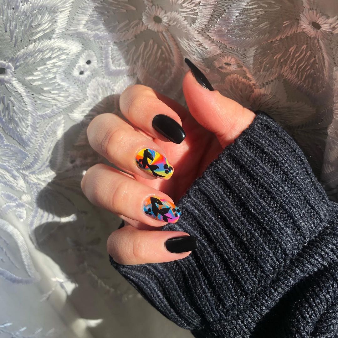 Black Nail Art