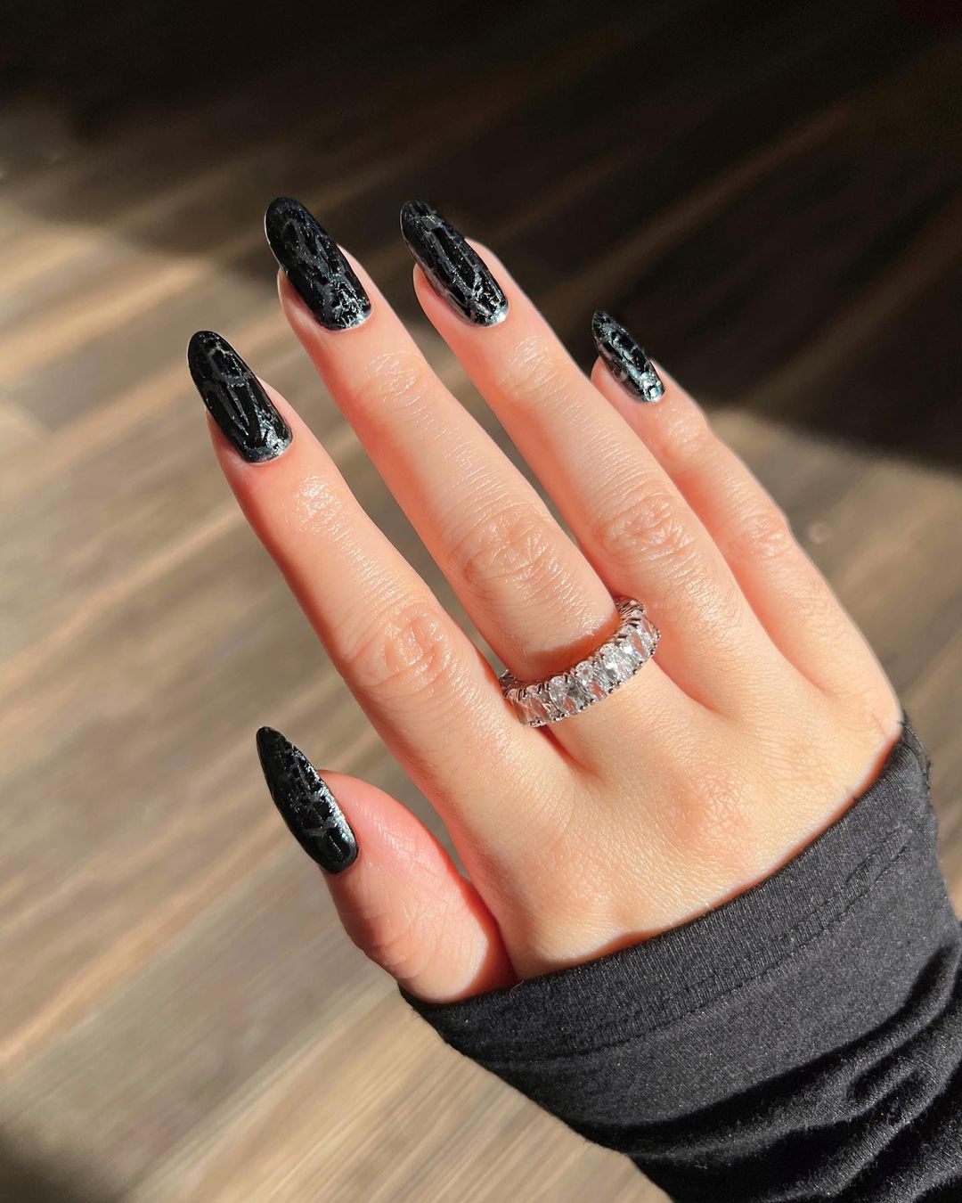 Black Nail Art