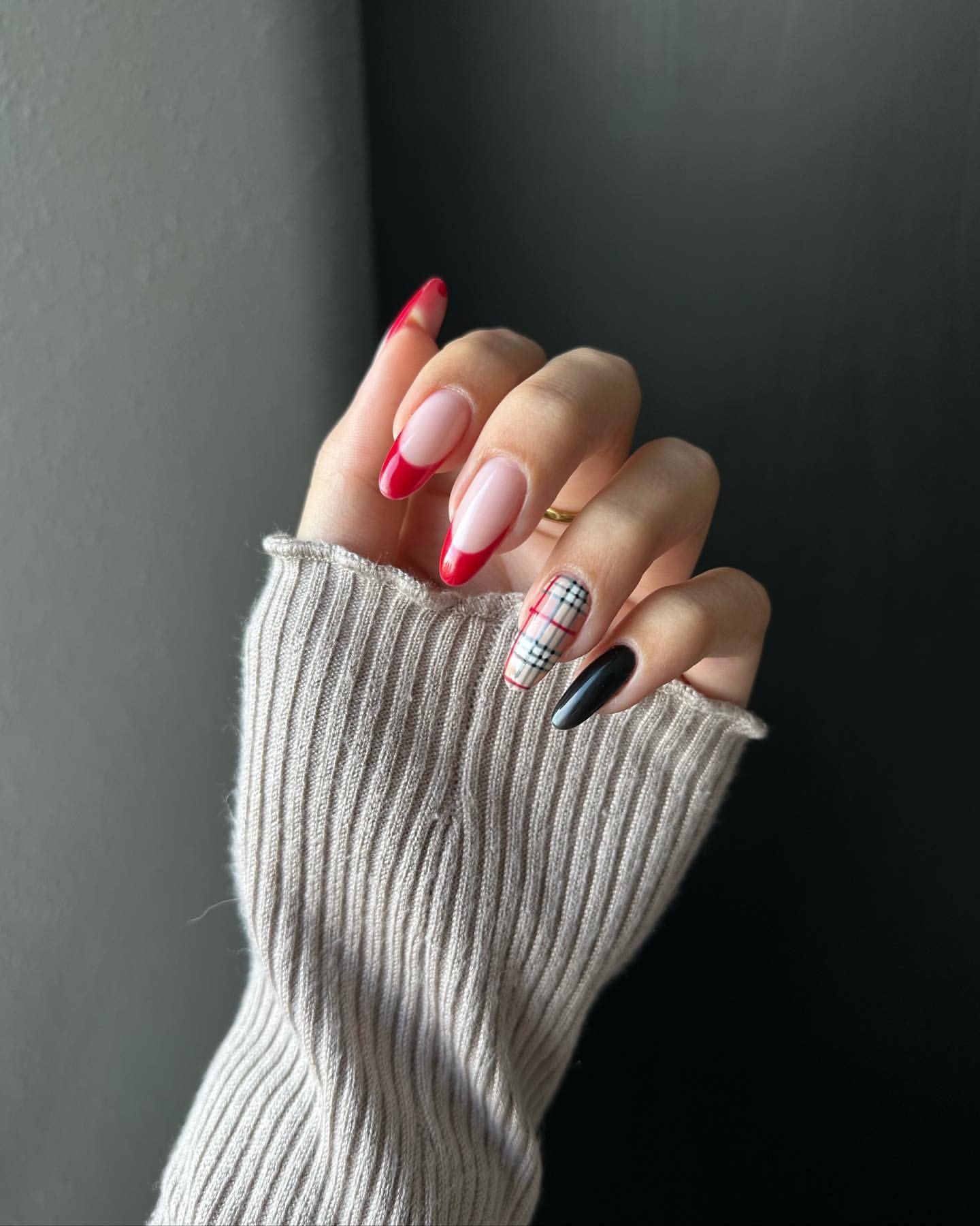 Red Nail Art