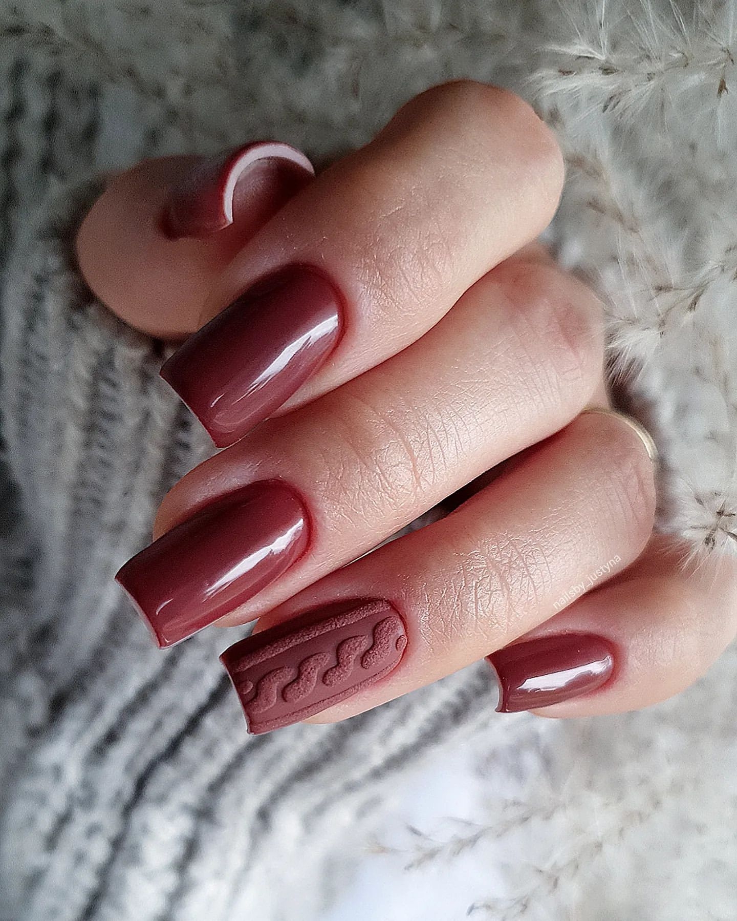 Sweater Nail Art