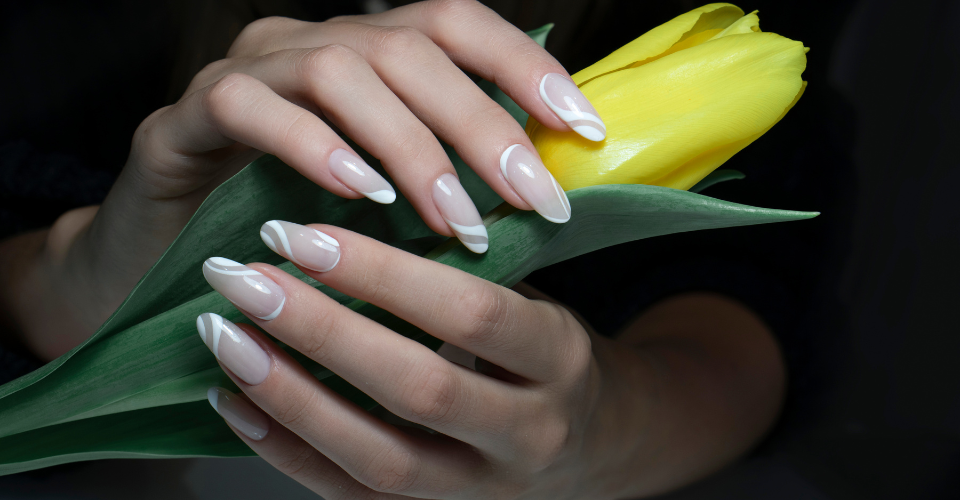 White Nail Art