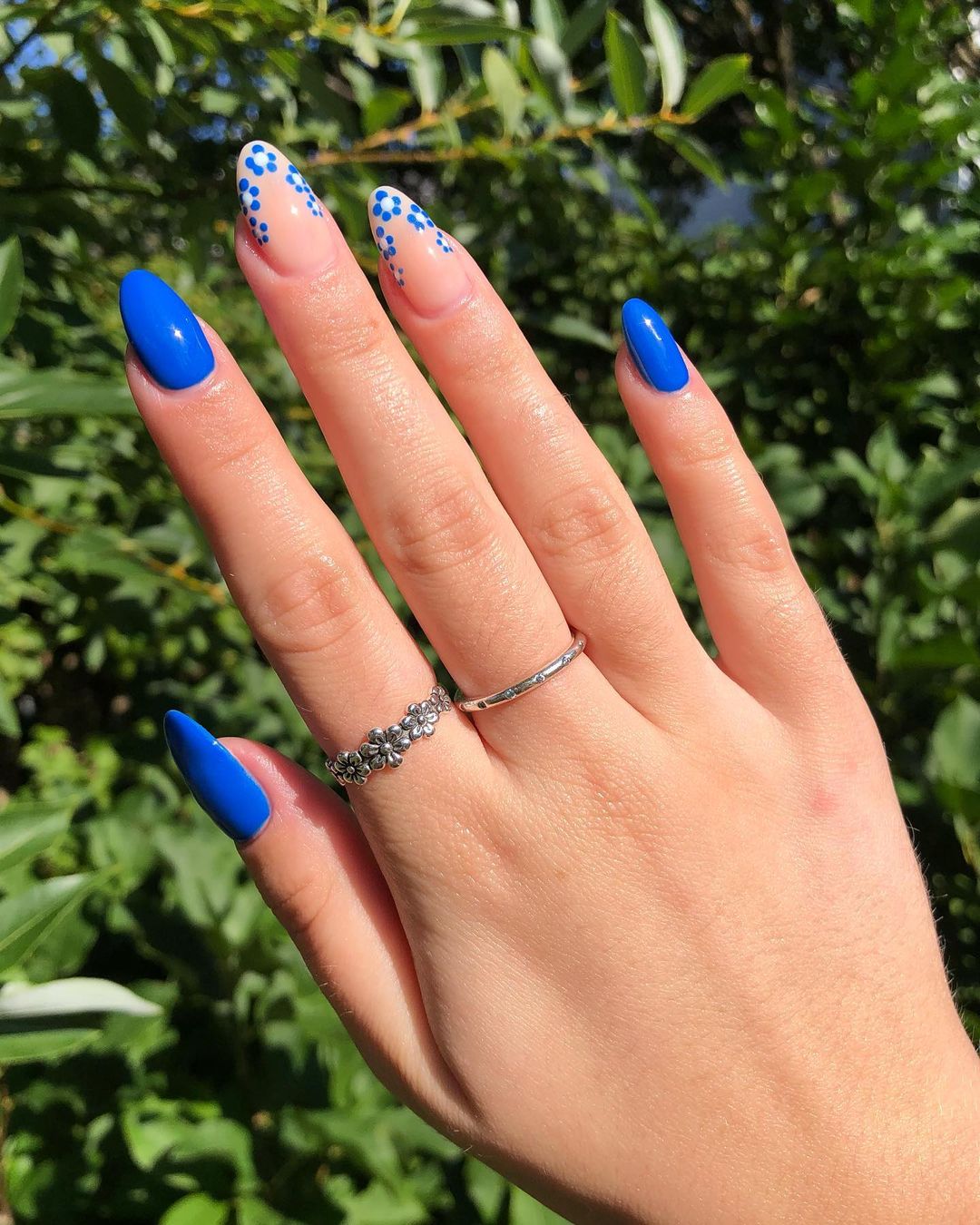 blue nail art