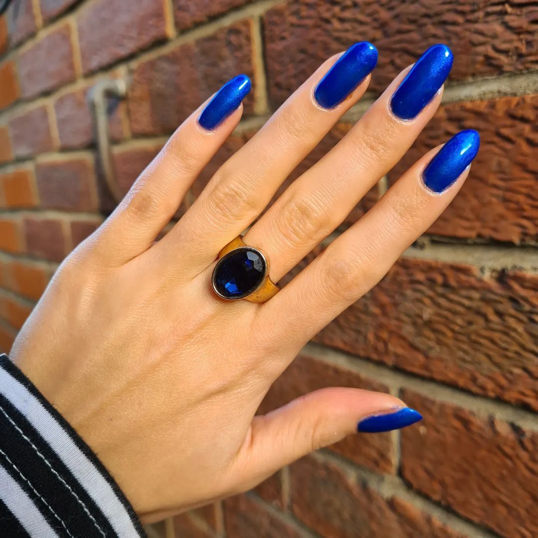 blue nail art