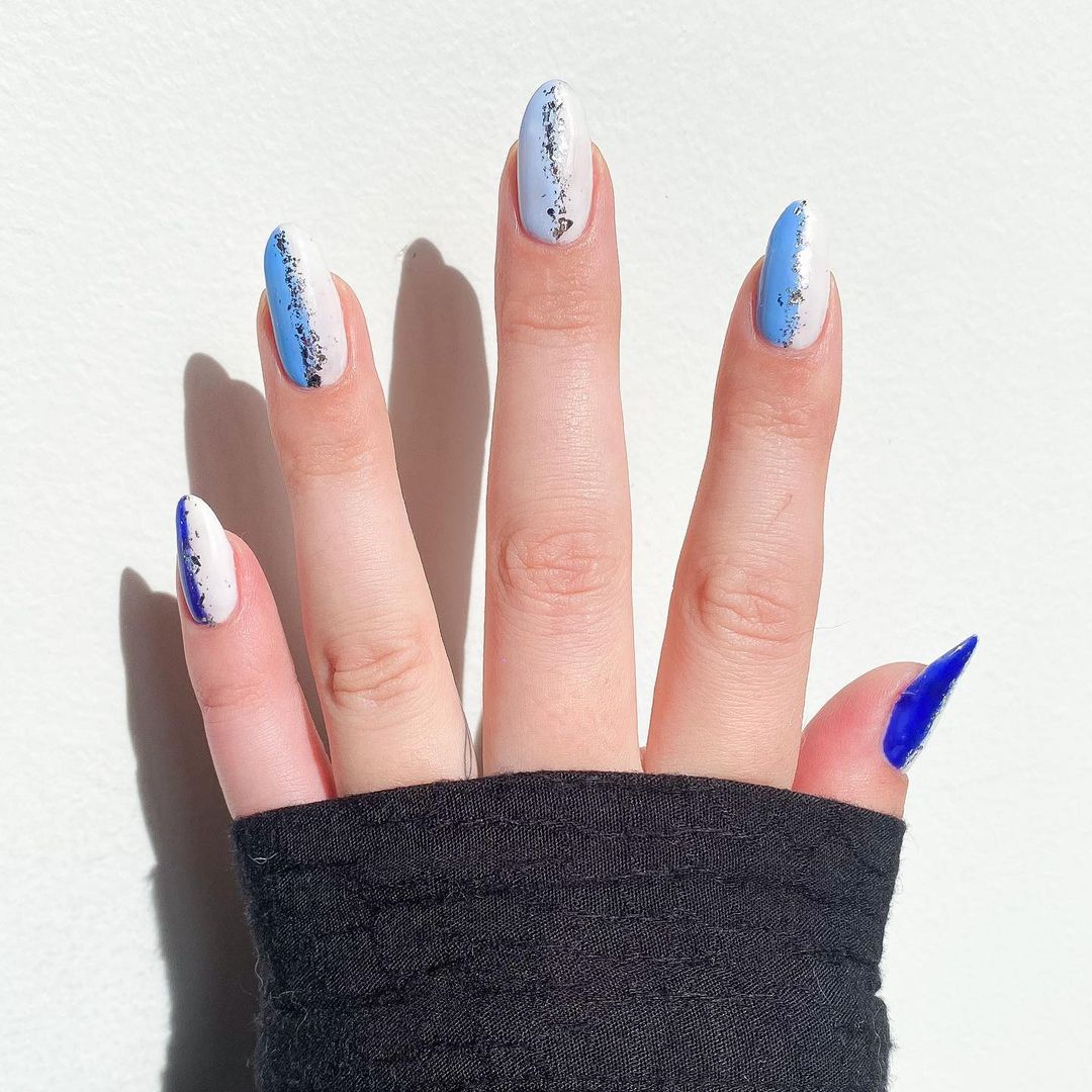 blue nail art