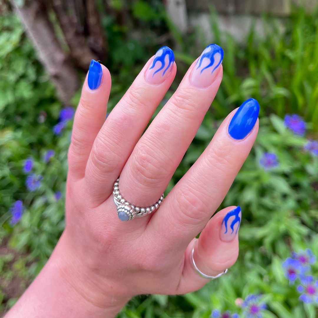 blue nail art