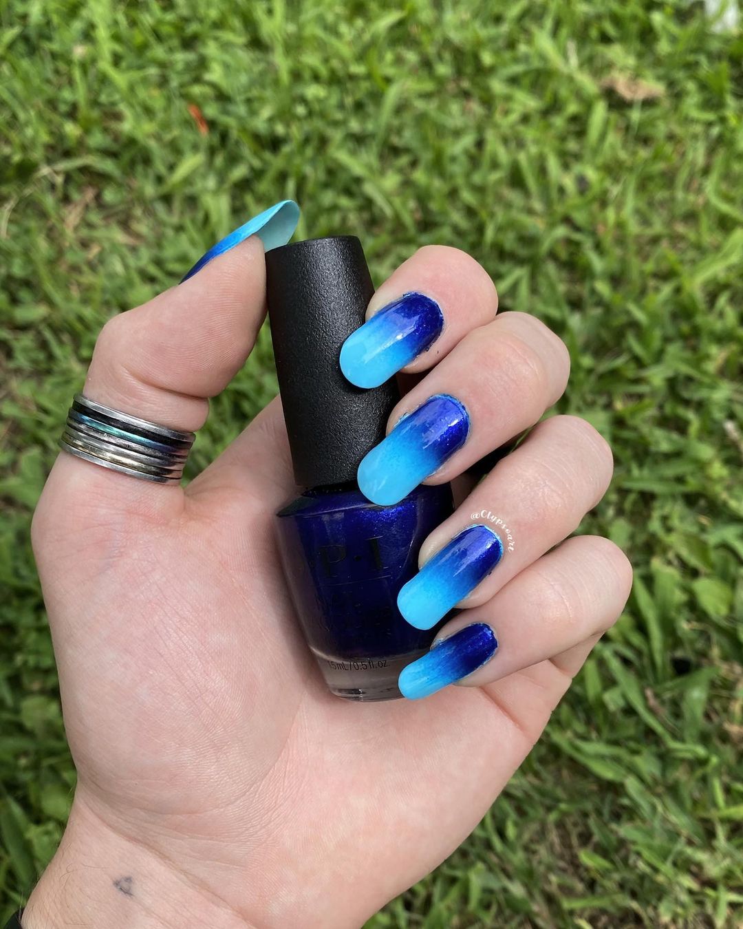 blue nail art