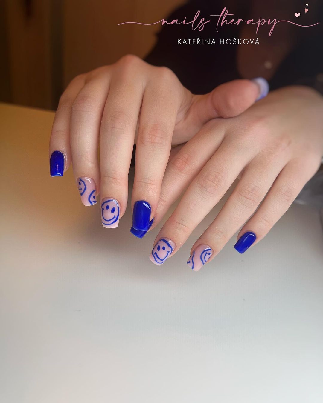 blue nail art